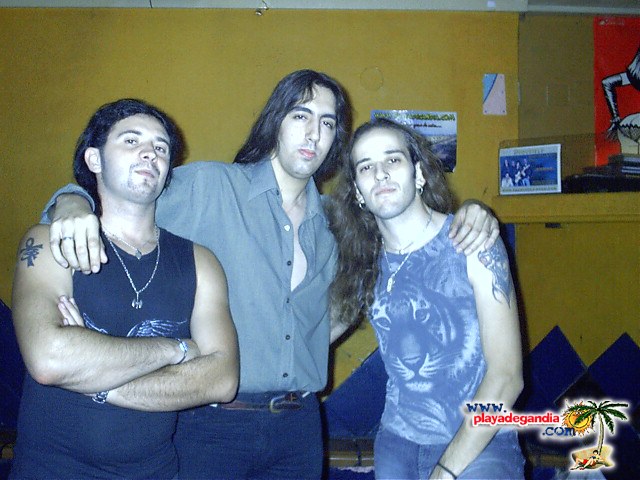 Anonimato 2004