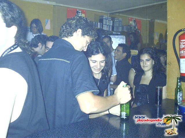 Anonimato 2004
