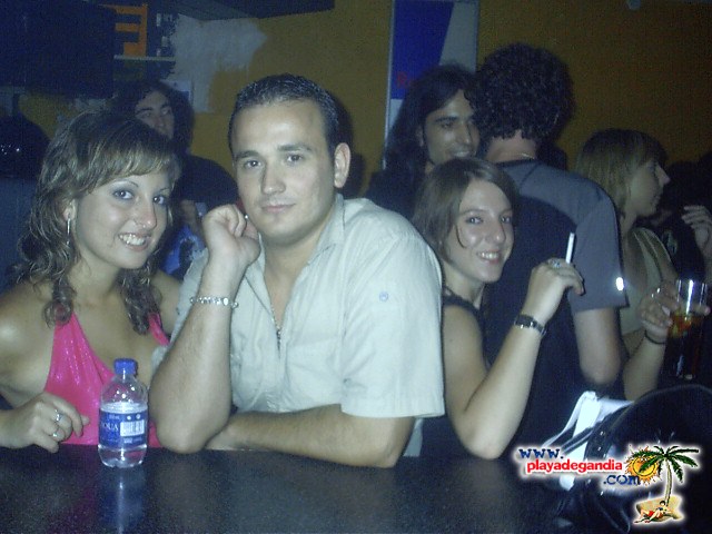 Anonimato 2004
