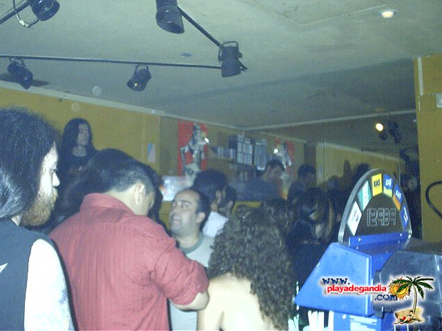 Anonimato 2004