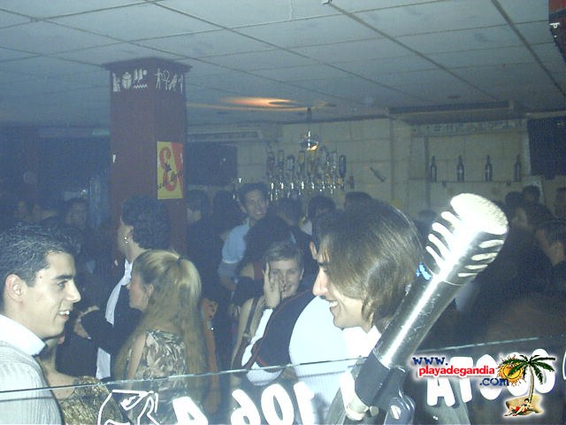 La Década 2004